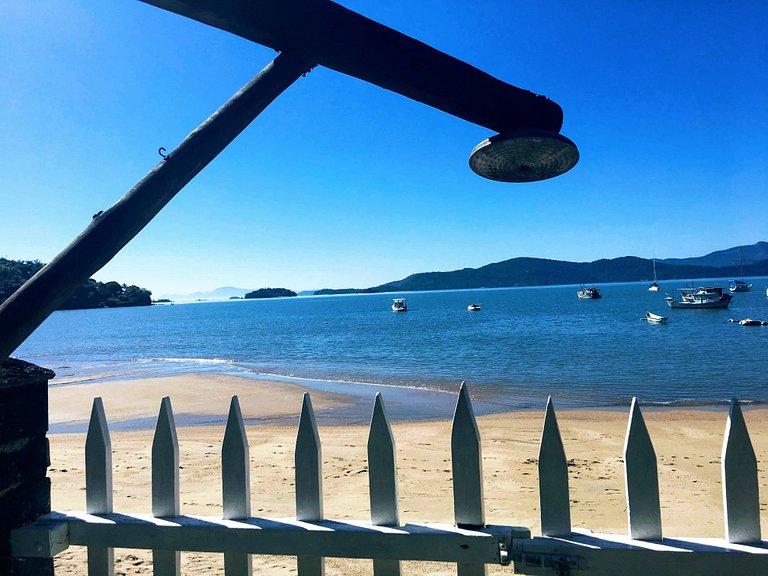 Pé no Paraíso - e na areia, 4 suítes, Piscina c/vista mar, c