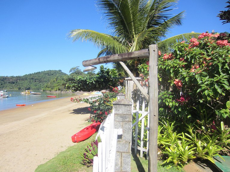Pé no Paraíso - e na areia, 4 suítes, Piscina c/vista mar, c