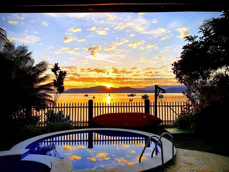 Pé no Paraíso - e na areia, 4 suítes, Piscina c/vista mar, c