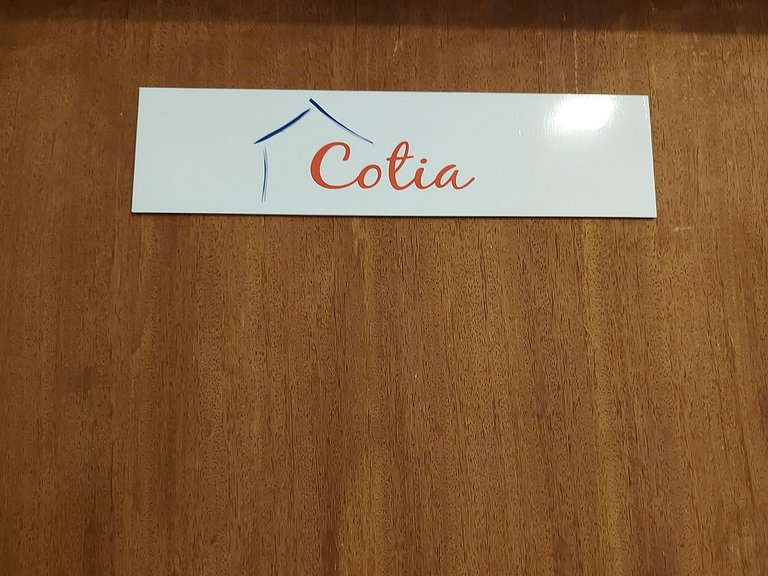 Cotia - Novo Flat com Piscina, 50mts da praia, churrasqueira